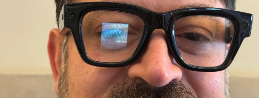 Is That Guy Filming You With His Glasses? Here’s How to Tell