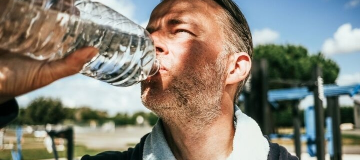 Forever Chemicals Linked to Faster Aging in Middle-Aged Men, Study Finds : ScienceAlert