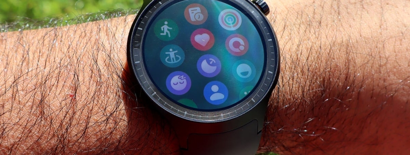 Motorola’s new smartwatch keeps things simple, but power users may want more Motorola’s new smartwatch keeps things simple, but power users may want more