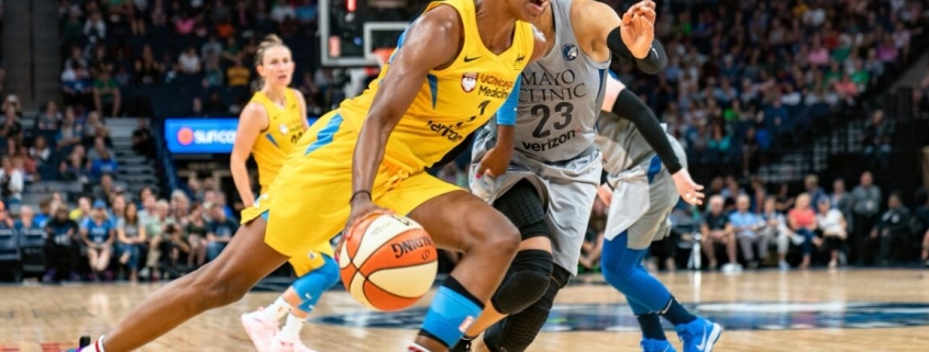 The physics of squeaking sneakers The physics of squeaking sneakers