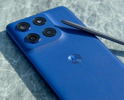 This ‘surprising’ Motorola phone comes with a built-in stylus — and AT&T wants to give you one for free
