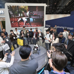 Vbot Steals the Show, ‘Vbot SuperDog’ Poised to Become One of the Year’s Hottest Tech Gadgets · TechNode