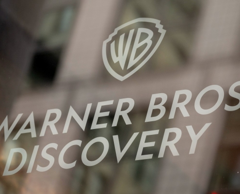 Netflix backs out of bid for Warner Bros. Discovery, giving studios, HBO, and CNN to Ellison-owned Paramount Netflix backs out of bid for Warner Bros. Discovery, giving studios, HBO, and CNN to Ellison-owned Paramount