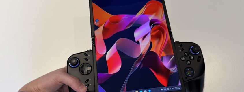 Lenovo’s Foldable Gaming Handheld Is Too Cool to Remain Just a Concept