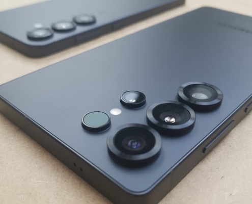 Samsung Now Officially Supports AirDrop, but Only for These Devices