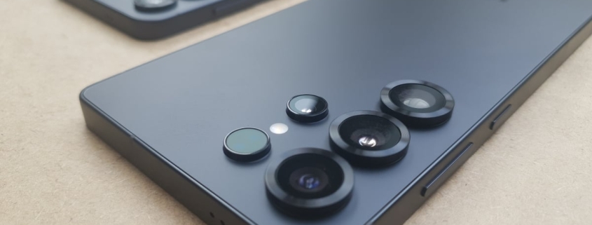 Samsung Now Officially Supports AirDrop, but Only for These Devices