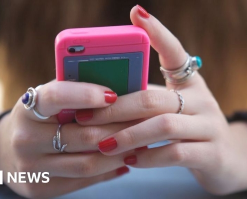 She spent 16 hours a day on Instagram. Jury to decide if Meta is to blame She spent 16 hours a day on Instagram. Jury to decide if Meta is to blame