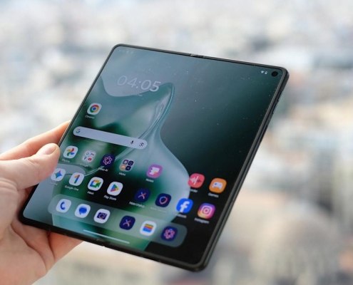 Bright screens, inside and out Bright screens, inside and out