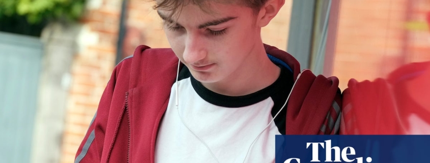 Hundreds of UK teenagers to pilot social media bans and restrictions | Social media ban