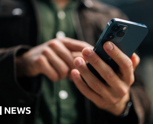 Ad for AI editing app which said it could 'remove anything' banned