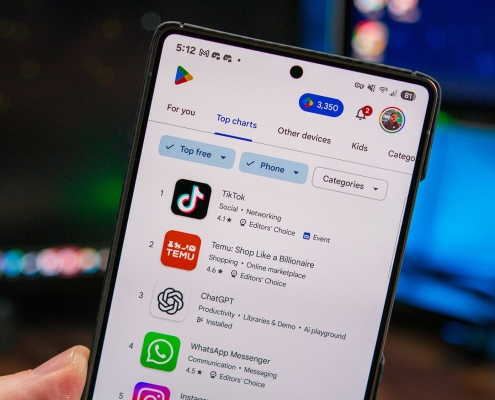 Google puts apps that’ll drain your battery on blast in updated Play Store listings