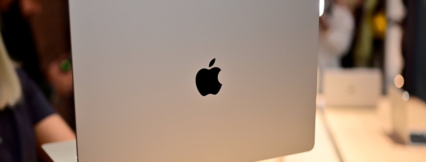 M5 13-inch MacBook Air vs M5 14-inch MacBook Pro — compared