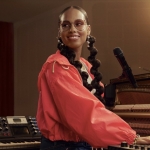 Surprise Alicia Keys concert turns Grand Central Apple Store into a piano stage Surprise Alicia Keys concert turns Grand Central Apple Store into a piano stage
