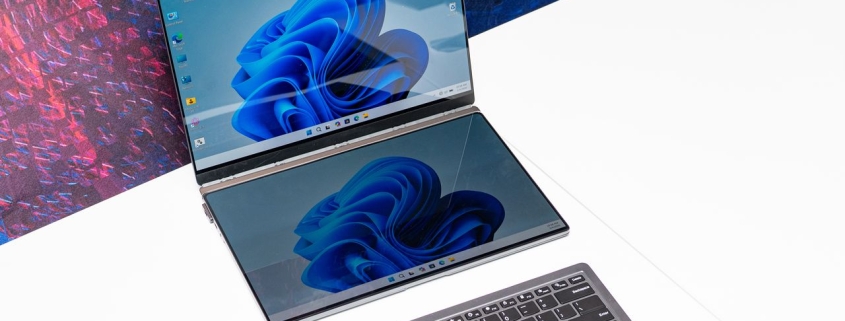 Lenovo’s Latest Wacky Concepts Include a Laptop With a Built-in Portable Monitor