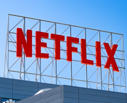 Why did Netflix back down from its deal to acquire Warner Bros.? Why did Netflix back down from its deal to acquire Warner Bros.?