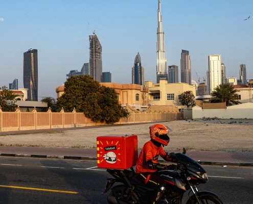 Missile Attacks Are Overwhelming the Gulf. Delivery Drivers Are Still on the Roads