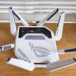 I tried Asus’ new AI-powered Wi-Fi 7 gaming router and it gave me gigabit speeds at 50 feet away