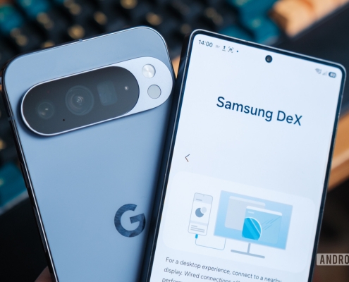 Which phone-powered PC experience is better?