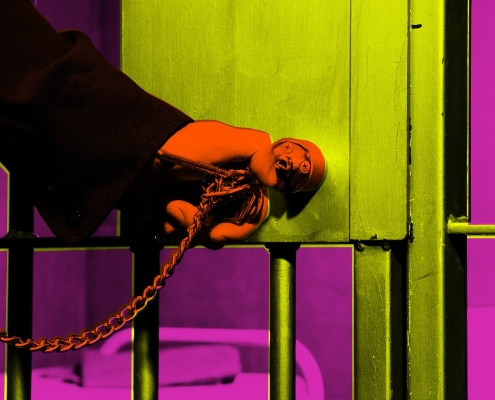 AI Mistake Throws Innocent Grandmother in Jail for Nearly Six Months