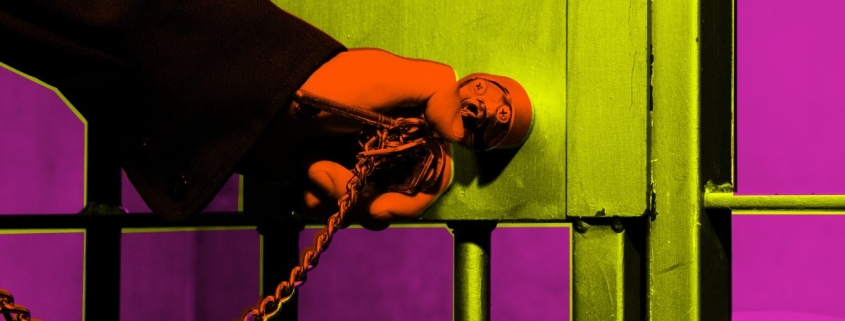 AI Mistake Throws Innocent Grandmother in Jail for Nearly Six Months