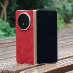 MWC 2026: Honor’s Magic V6 is incredibly slim, and somehow packs a huge battery