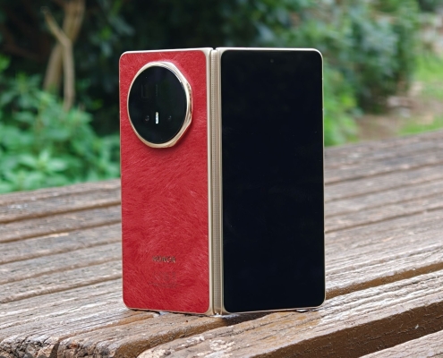 MWC 2026: Honor’s Magic V6 is incredibly slim, and somehow packs a huge battery