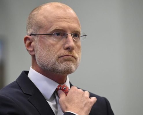 FCC chair blasts Amazon after it criticizes SpaceX megaconstellation FCC chair blasts Amazon after it criticizes SpaceX megaconstellation