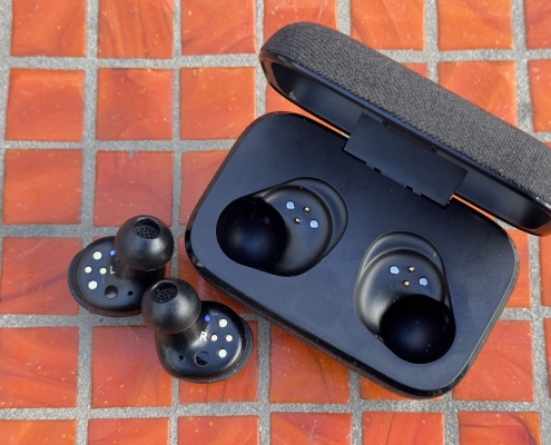 The powerful Sennheiser Momentum 4 earbuds are under 0 at Best Buy right now