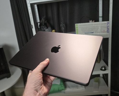 Apple MacBook Pro 14-inch (M5/M5 Pro/M5 Max): a small upgrade unless you love AI