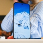 TCL showed me its Nxtpaper AMOLED phone at MWC, and my eyes couldn’t believe it