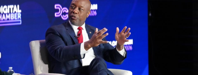 Senate is making progress on market structure bill, Banking panel head says