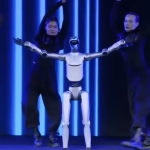 Watch Honor’s first humanoid robot evolve from clumsy prototype to slick dancer