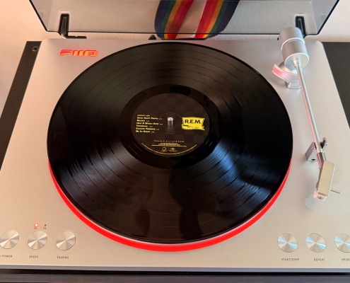 FiiO TT13 turntable review: an attractive, beginner-friendly turntable with integrated lighting and good Bluetooth support