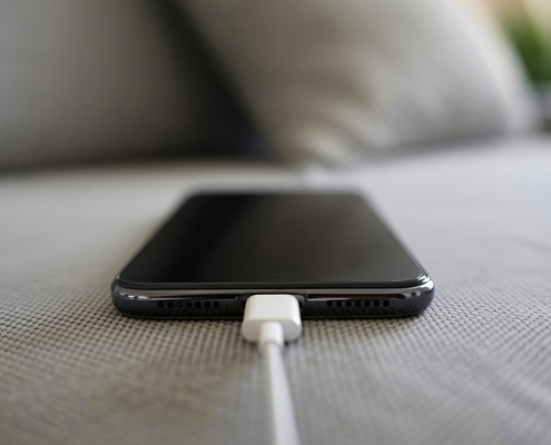 This Is Why Your Phone Battery Is Charging Slowly (Even With A Fast Charger)