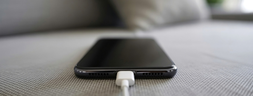 This Is Why Your Phone Battery Is Charging Slowly (Even With A Fast Charger)