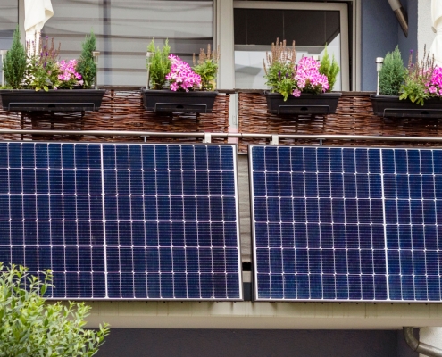 Americans Are Quietly Installing DIY Solar To Fight Skyrocketing Energy Bills Americans Are Quietly Installing DIY Solar To Fight Skyrocketing Energy Bills