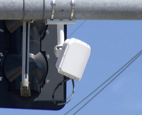 Ever Noticed Those White Squares On Top Of Traffic Lights? Here’s What They’re For
