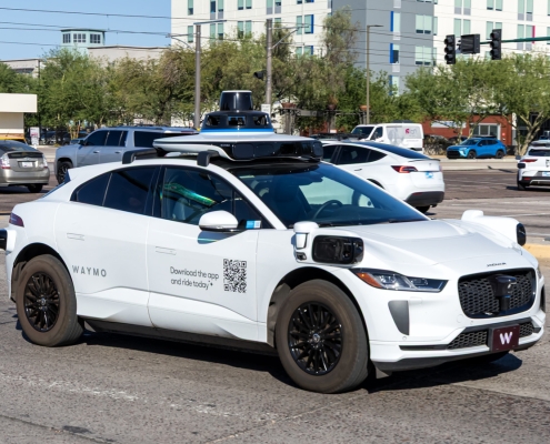 Waymo Driverless Taxi Narrowly Avoids Disaster At Railroad Crossing Waymo Driverless Taxi Narrowly Avoids Disaster At Railroad Crossing