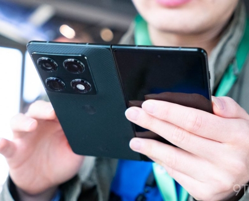 Gorilla Glass Ceramic 3 survives years of drops, starts on Razr Fold