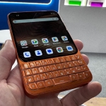 This Tiny Smartphone Packs a Pocket-Friendly Physical Keyboard