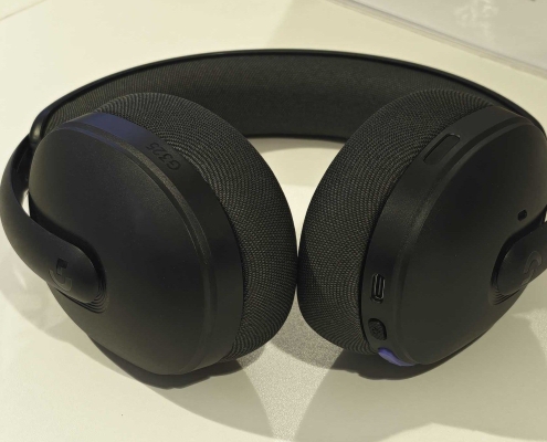 Logitech G325 Lightspeed review: light and stylish