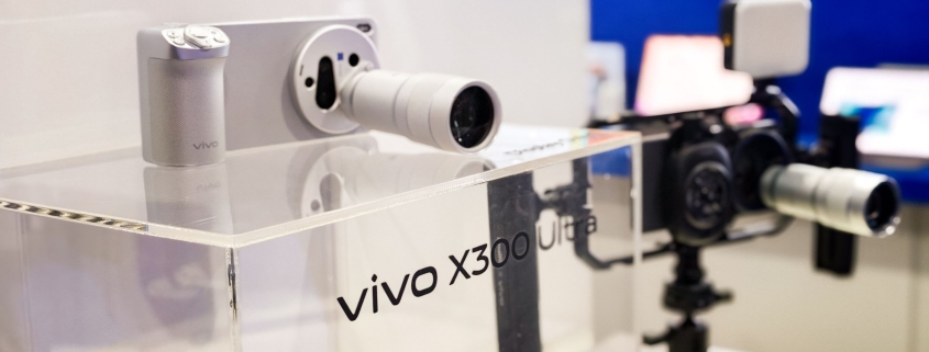 I went hands-on with the Vivo X300 Ultra — this is a camera phone like no other