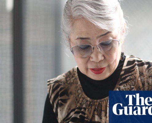 ‘How do I end a call?’: the elderly Japanese people determined to master smartphones | Smartphones