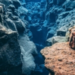 Scientists Uncover Earth’s Hidden “Gold Kitchen” Beneath the Ocean Floor