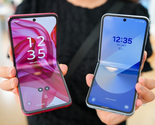 I’m putting Motorola above Samsung when it comes to flip phones – and won’t think twice