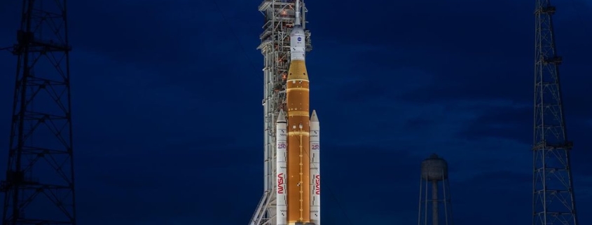 Even astronauts on the way to the moon hit Outlook problems