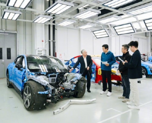 Xiaomi’s CEO showcases new-gen SU7 in teardown livestream, says orders exceed 40,000 · TechNode