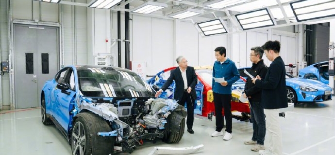 Xiaomi’s CEO showcases new-gen SU7 in teardown livestream, says orders exceed 40,000 · TechNode Xiaomi’s CEO showcases new-gen SU7 in teardown livestream, says orders exceed 40,000 · TechNode